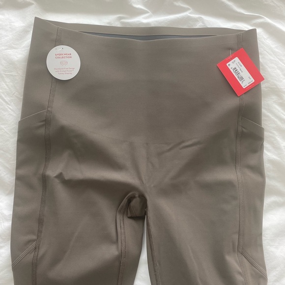 Spanx Knockout Leggings - Picture 6 of 6